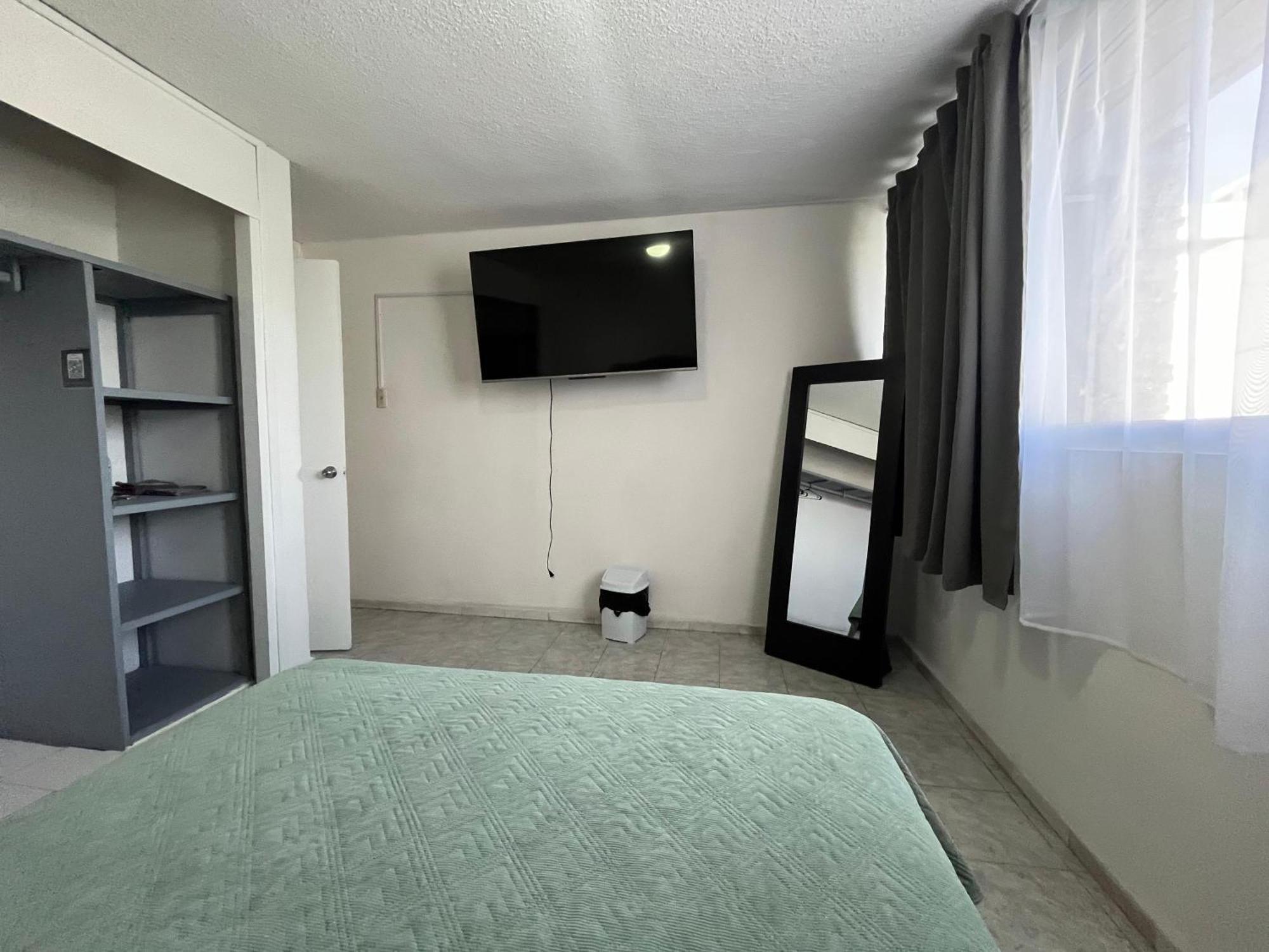 6 Venator House Boutique Aparthotel Leon Bagian luar foto