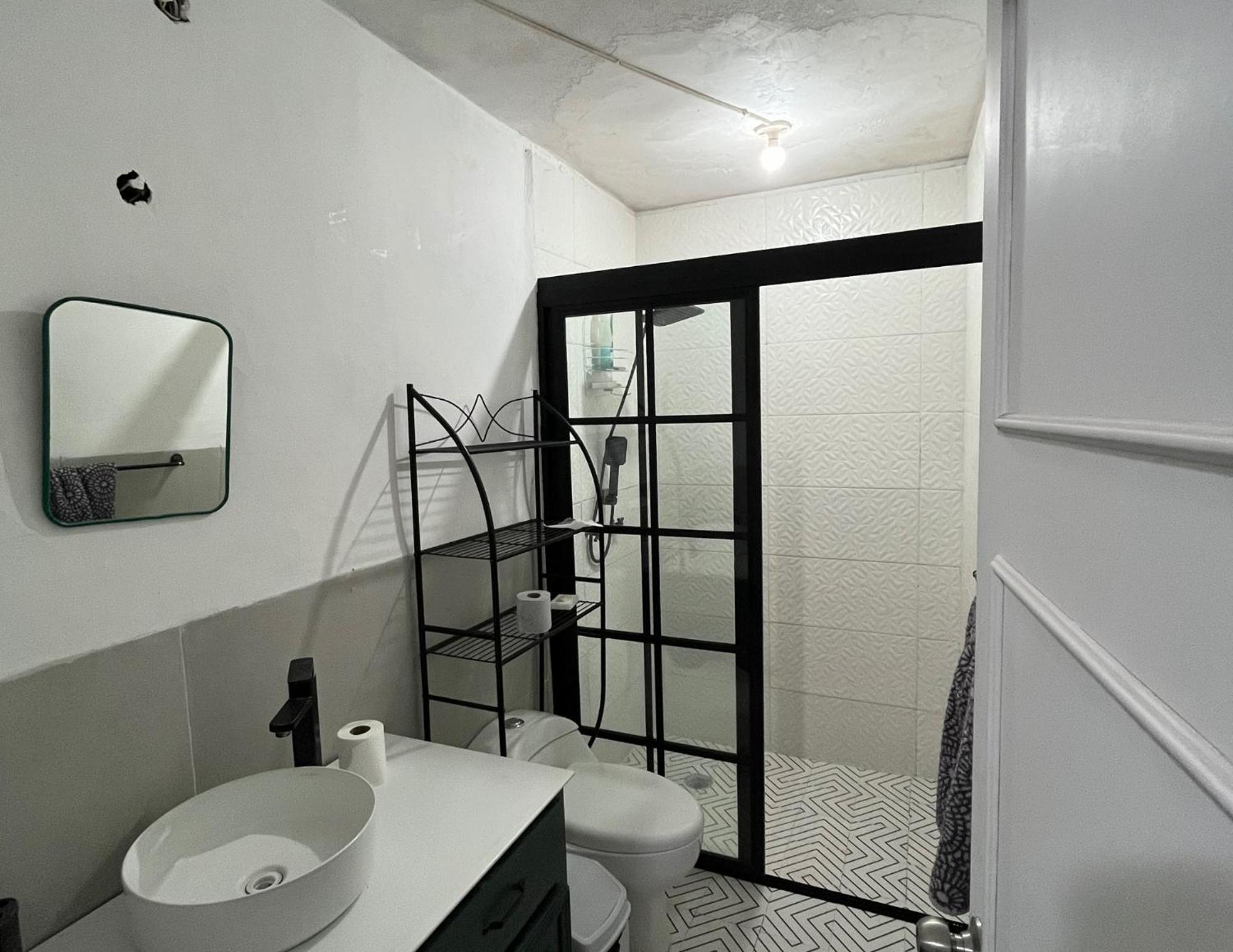 6 Venator House Boutique Aparthotel Leon Bagian luar foto