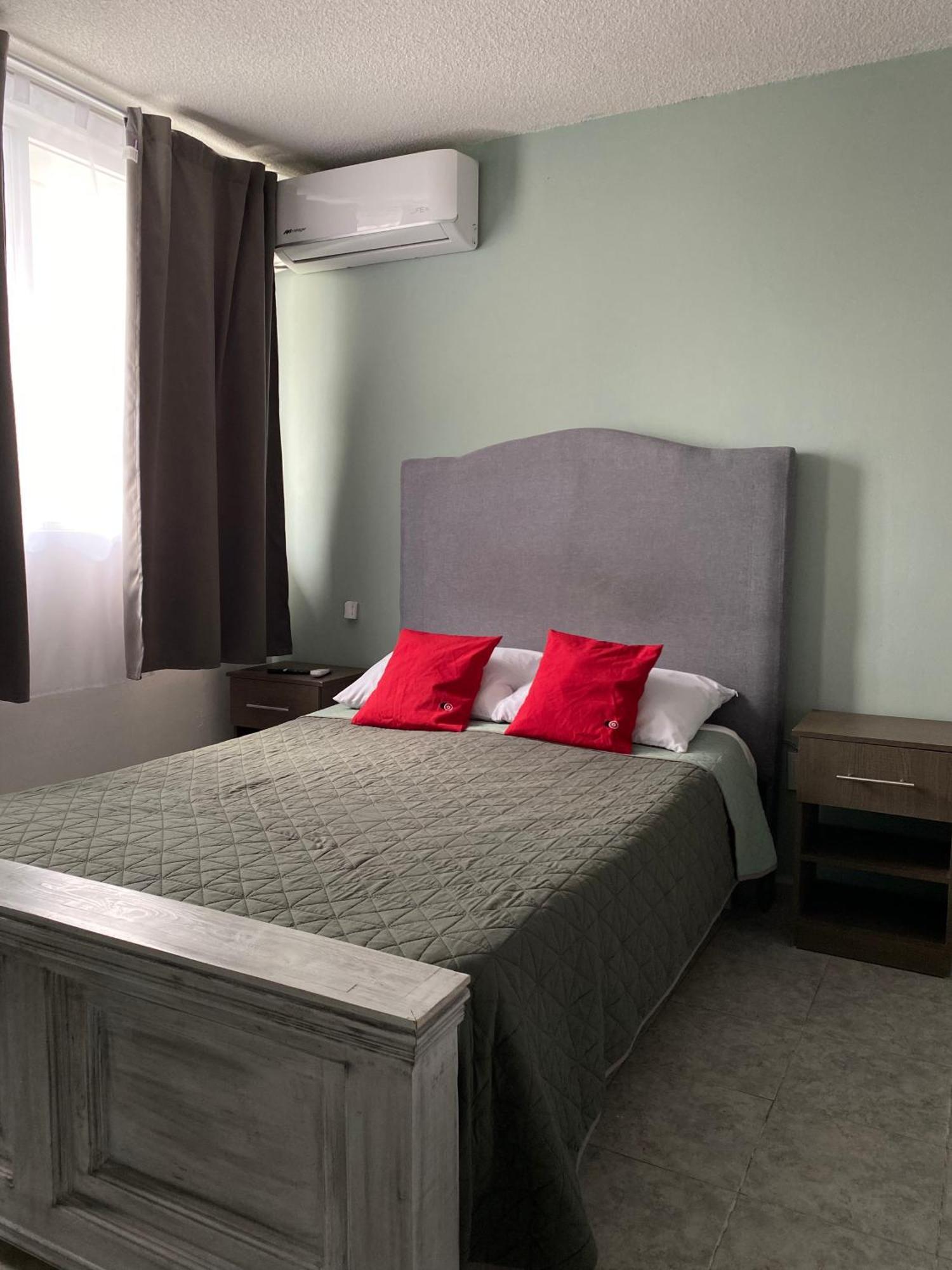 6 Venator House Boutique Aparthotel Leon Bagian luar foto